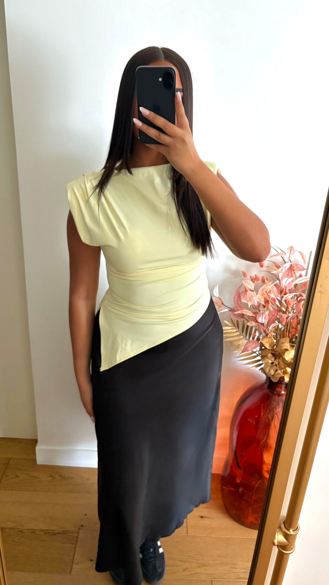 TOP ÉLÉGANT JAUNE
