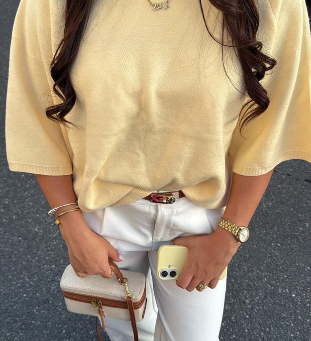 T SHIRT EN MAILLE JAUNE (pré-commande)