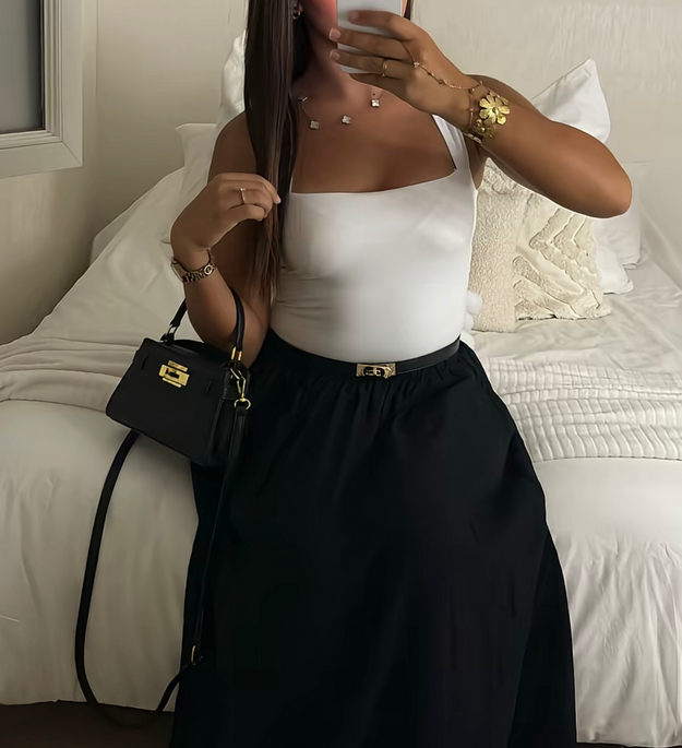BLACK SKIRT WITH POCKETS