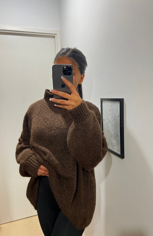 PULL MARRON