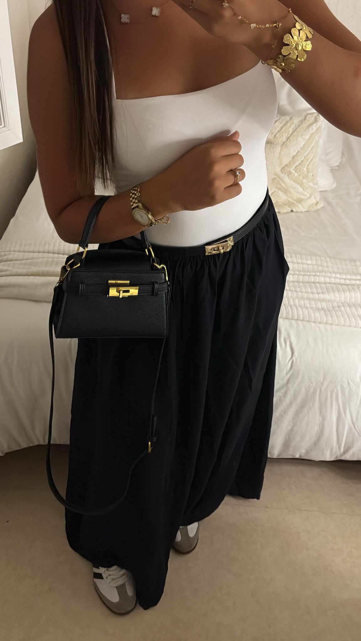 BLACK SKIRT WITH POCKETS