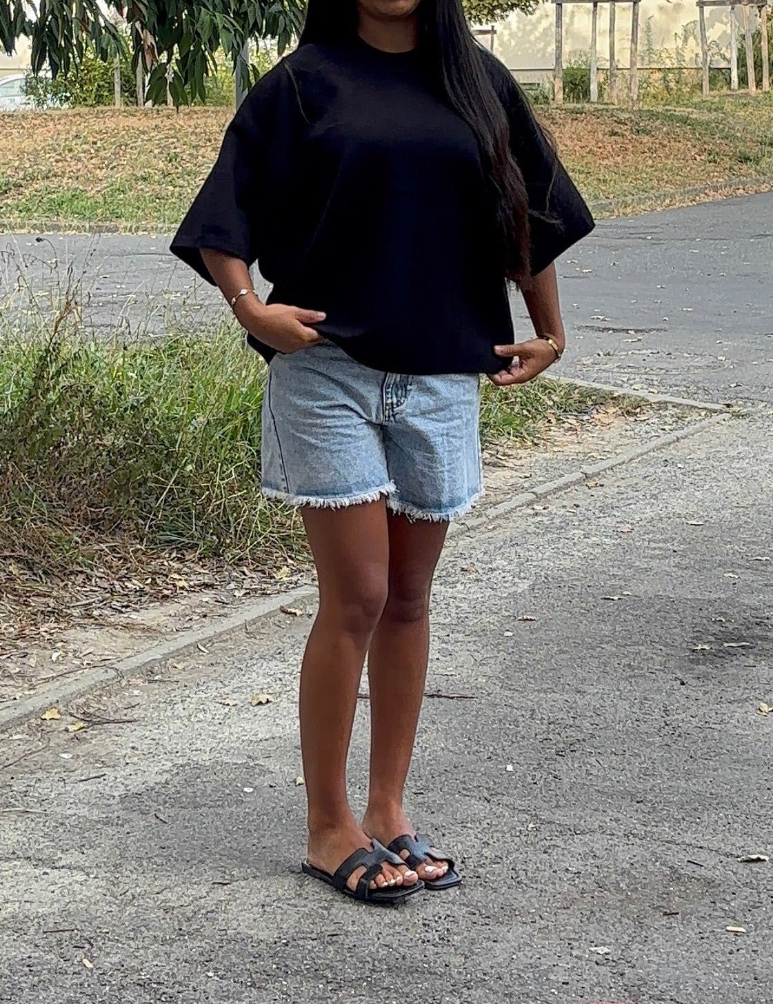 T SHIRT EN MAILLE NOIR (pré-commande)