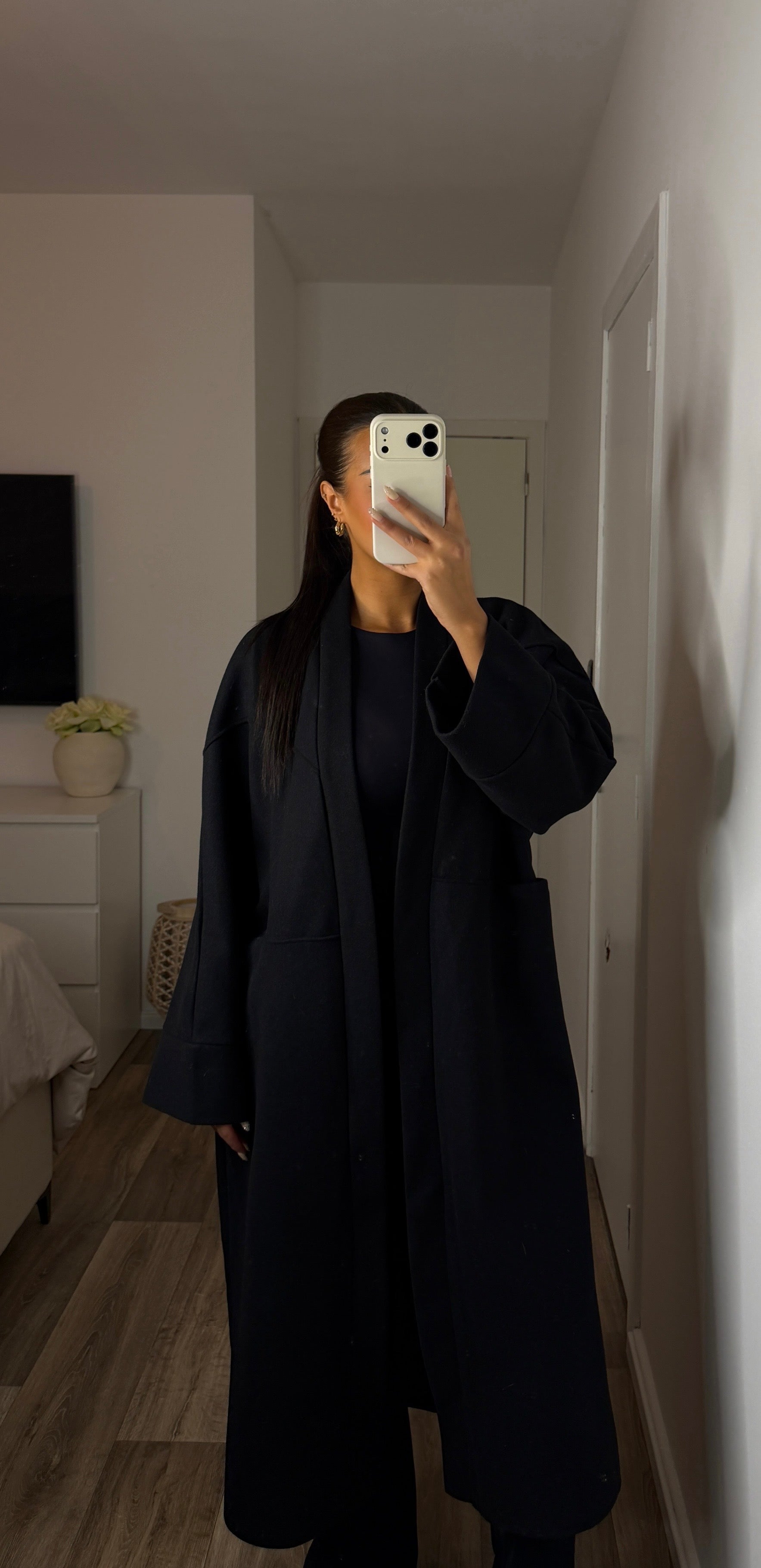 BLACK OVERSIZED COAT