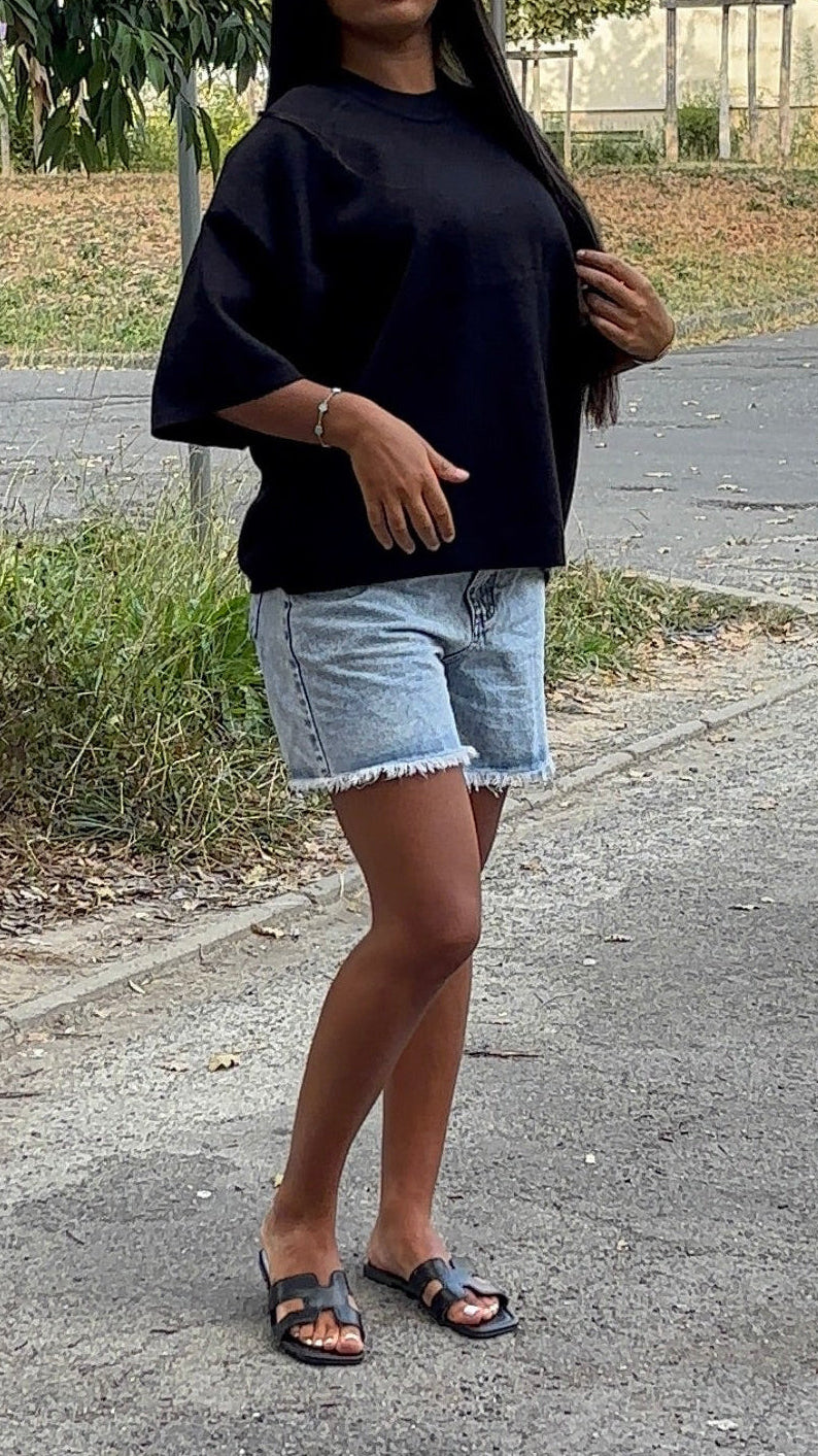T SHIRT EN MAILLE NOIR (pré-commande)