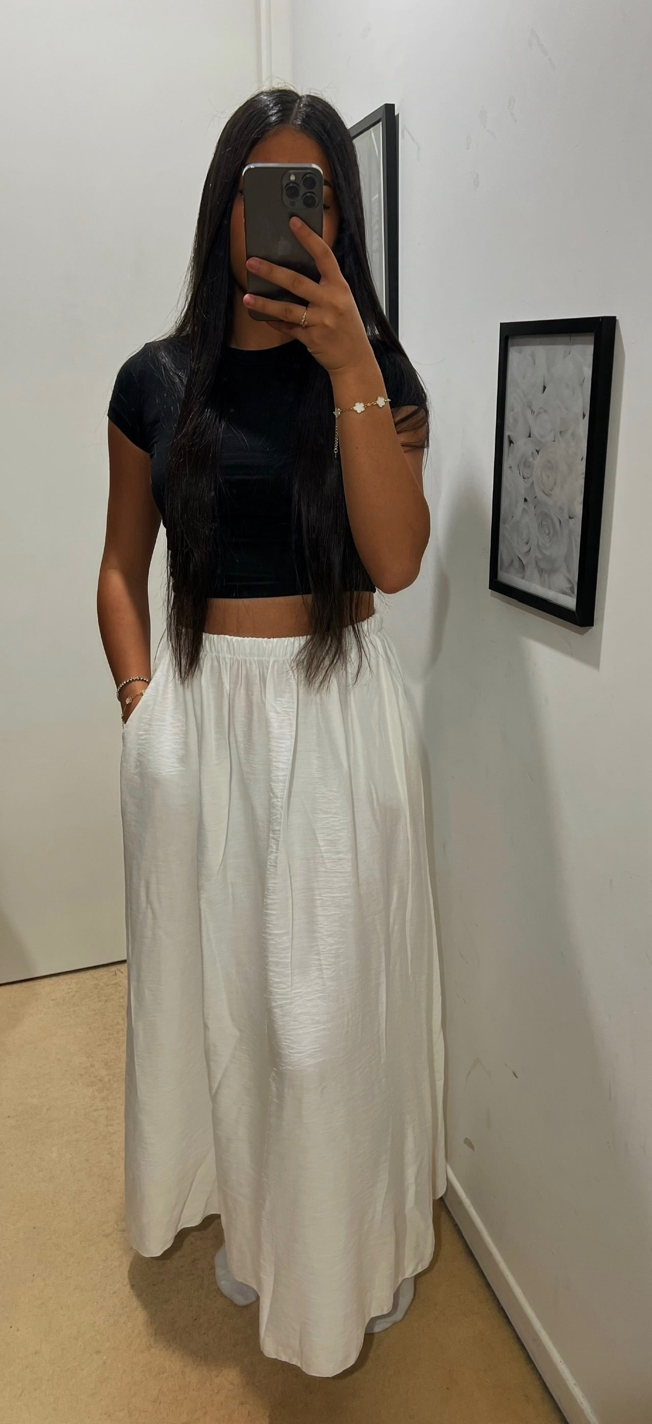 WHITE SKIRT WITH POCKETS