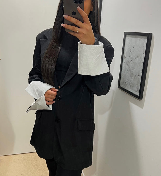 BLACK OVERSIZED ROLLED LABEL BLAZER
